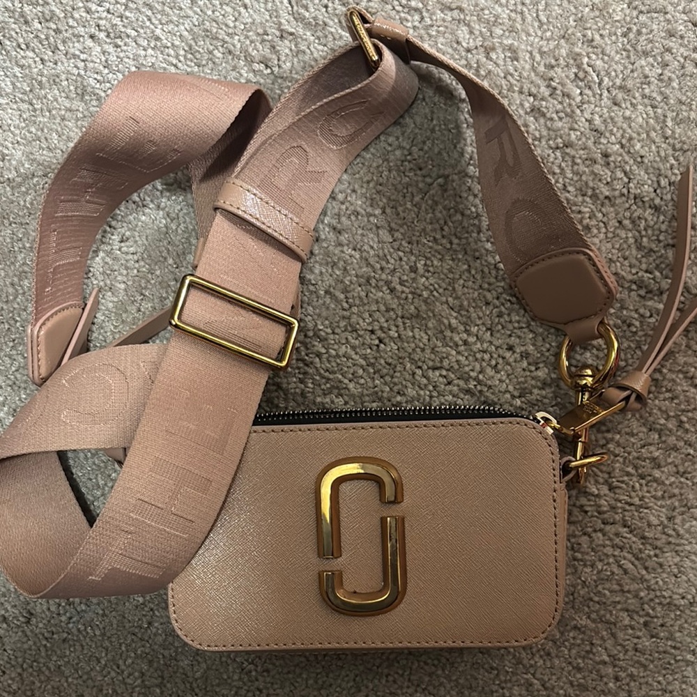 Marc Jacobs Pink Gold Crossbody Bag with Chic Design